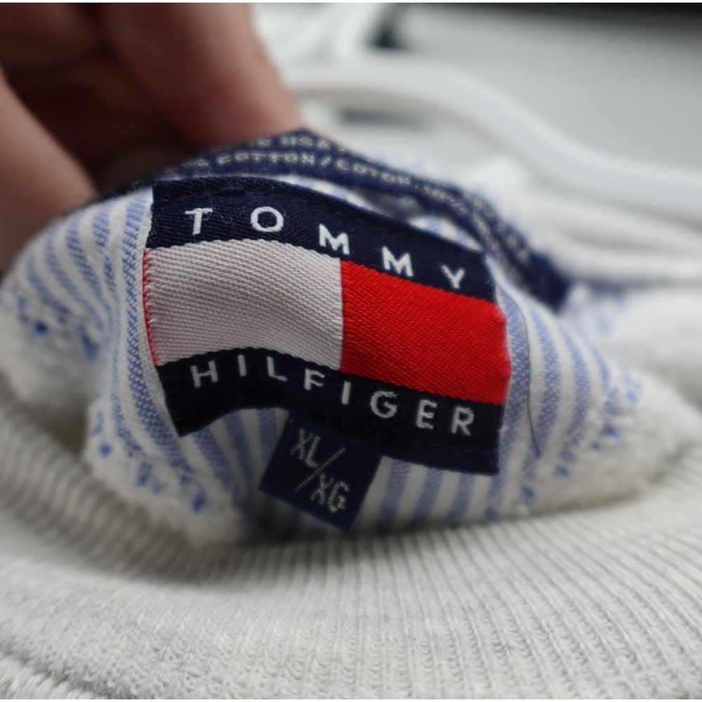 Tommy Hilfiger Vintage Mens Crewneck Sweatshirt Gray Embroidered Crest XL USA - Picture 3 of 8